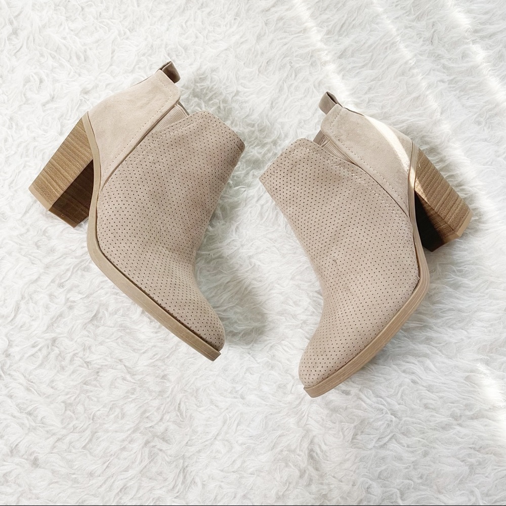 Universal Thread Women’s Avalyn Booties Size 8